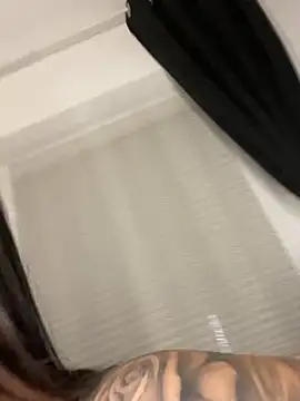 Mia-Bremer online show from January 2, 2025, 1:17 am