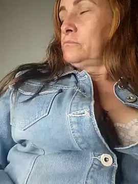 Snapshot of SeductionSilera chatting on January 25, 2025, 6:24 pm SeductionSilera online show from January 25, 2025, 6:24 pm