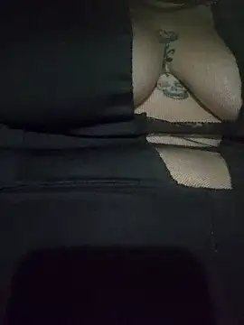 Snapshot of SeductionSilera chatting on February 1, 2025, 1:02 am SeductionSilera online show from February 1, 2025, 1:02 am