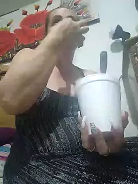 Snapshot of SeductionSilera chatting on February 1, 2025, 11:06 pm SeductionSilera online show from February 1, 2025, 11:06 pm