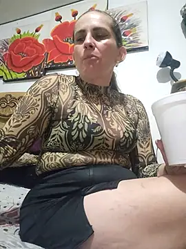 Snapshot of SeductionSilera chatting on February 18, 2025, 6:26 pm SeductionSilera online show from February 18, 2025, 6:26 pm