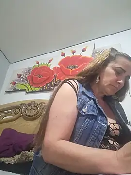 Snapshot of SeductionSilera chatting on February 20, 2025, 9:53 pm SeductionSilera online show from February 20, 2025, 9:53 pm