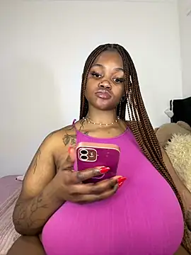 Snapshot of Yung-Missy chatting on June 30, 2026, 4:02 am Yung-Missy online show from June 30, 2026, 4:02 am