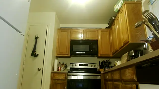 DiamondMonroeXo online show from October 24, 2025, 3:52 pm