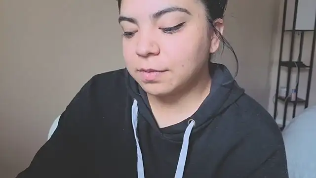 kimmiakiss22 online show from March 5, 2025, 10:32 pm