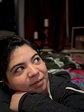 kimmiakiss22 online show from September 28, 2025, 2:50 am