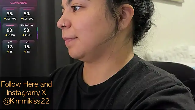 kimmiakiss22 online show from October 27, 2025, 12:26 am