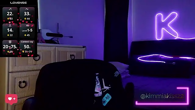 kimmiakiss22 online show from February 15, 2026, 9:00 pm