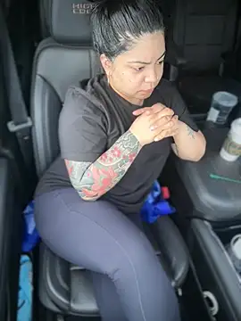 kimmiakiss22 online show from June 4, 2026, 8:48 pm
