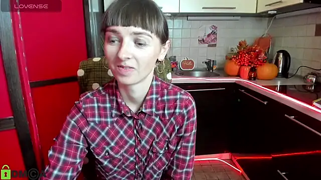 TayanaJons online show from October 17, 2025, 7:00 am