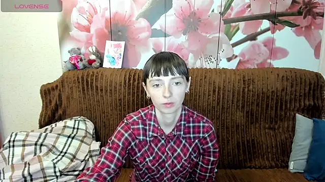 TayanaJons online show from June 16, 2026, 7:11 am