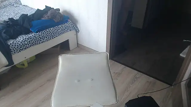 amanda kiss kiss online show from September 13, 2025, 11:43 am