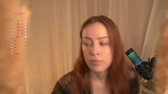Snapshot of Poni_DII chatting on April 3, 2026, 10:35 am Poni DII online show from April 3, 2026, 10:35 am