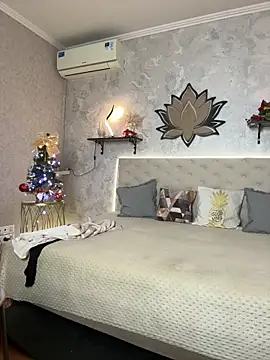 StripBianka online show from December 18, 2025, 6:19 am