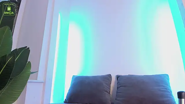 Snapshot of ErikaLust chatting on November 12, 2025, 4:24 am ErikaLust online show from November 12, 2025, 4:24 am