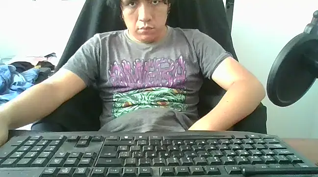 gianfranco1230 online show from February 18, 2025, 6:58 pm