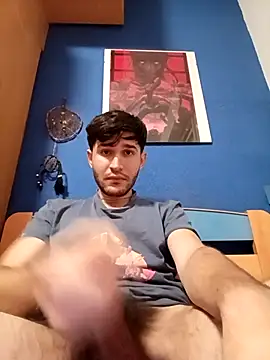 Esti02 online show from December 2, 2025, 6:14 pm