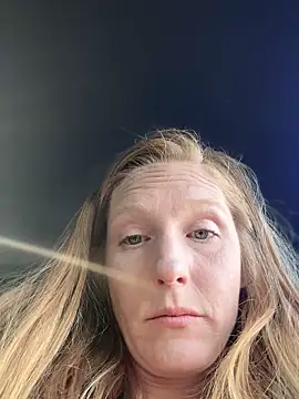 GoldenFlameGoddess online show from April 19, 2026, 1:05 am