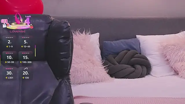 Molly Jons online show from March 12, 2026, 1:01 am