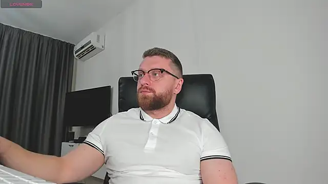 Findom guy online show from January 18, 2026, 5:39 pm