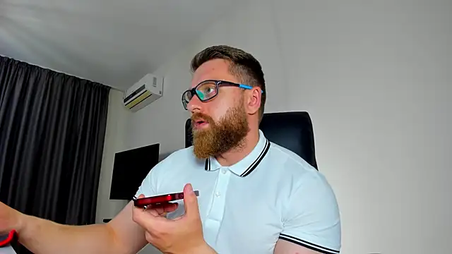 Snapshot of Findom_guy chatting on May 14, 2026, 6:04 pm Findom guy online show from May 14, 2026, 6:04 pm