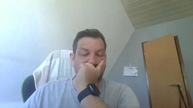 Snapshot of Golffahrer1982 chatting on July 1, 2026, 10:17 am Golffahrer1982 online show from July 1, 2026, 10:17 am