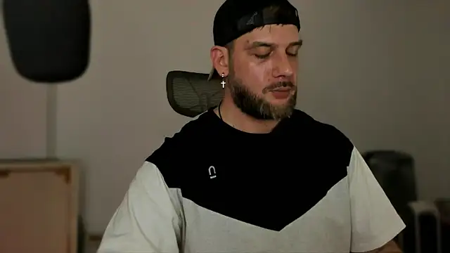 LexXHardy online show from January 21, 2025, 6:02 pm