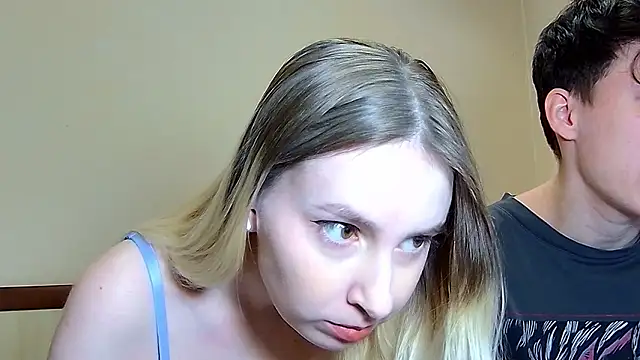 MiaAndWilliam online show from February 15, 2026, 4:58 pm