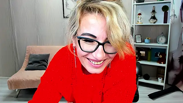 Cassandra Hotty online show from February 7, 2025, 11:01 am