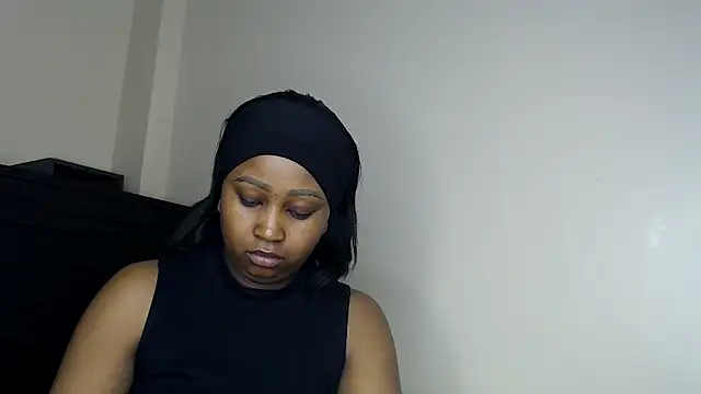 NIKKIE LOVE online show from April 13, 2026, 9:31 pm