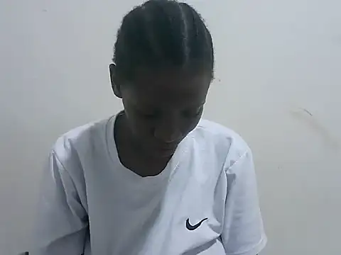 prettybeee online show from April 8, 2026, 9:15 pm