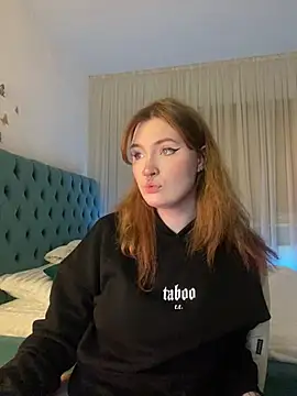  Chlo  e online show from February 8, 2025, 12:38 am