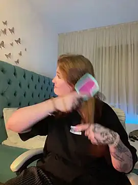  Chlo  e online show from February 13, 2025, 10:22 pm