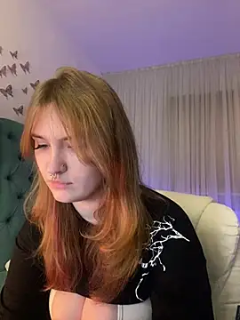  Chlo  e online show from March 10, 2025, 2:39 am