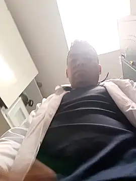 Diego leon27 online show from November 27, 2025, 6:43 pm