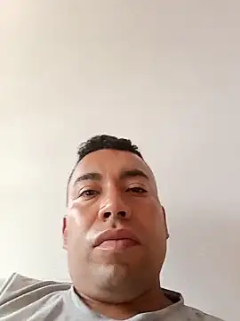 Diego leon27 online show from April 27, 2026, 6:39 pm