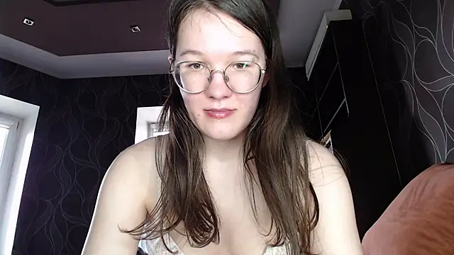 Snapshot of MiriamOr chatting on March 10, 2025, 11:42 am MiriamOr online show from March 10, 2025, 11:42 am