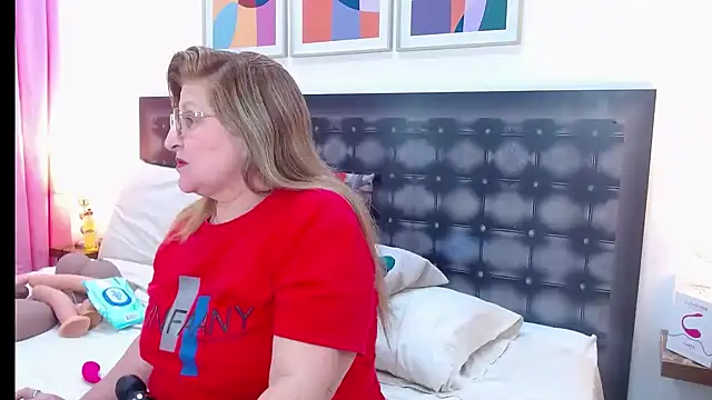 sandra 20 online show from April 20, 2026, 7:48 pm