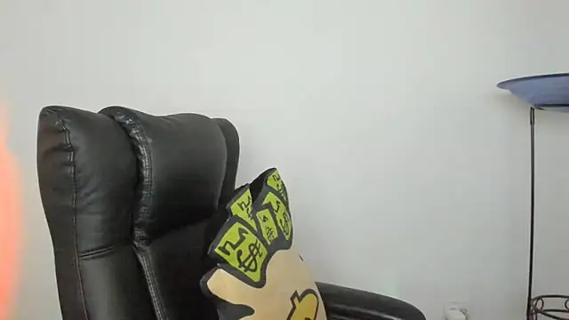 Mila  Paramo online show from March 25, 2026, 7:20 pm