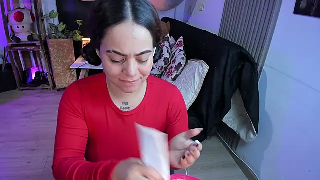 Cuttiealice online show from January 31, 2025, 10:52 am