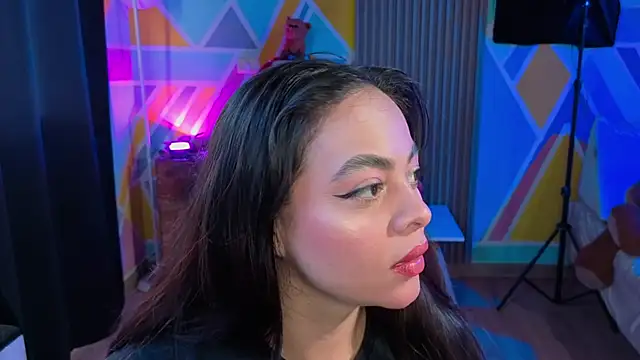 Cuttiealice online show from October 17, 2025, 1:57 pm