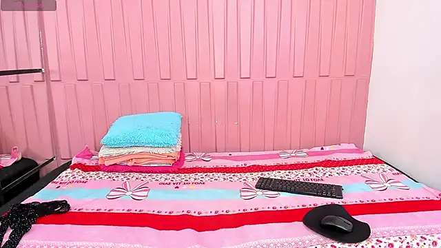 Briana Wells  online show from December 27, 2024, 1:39 pm