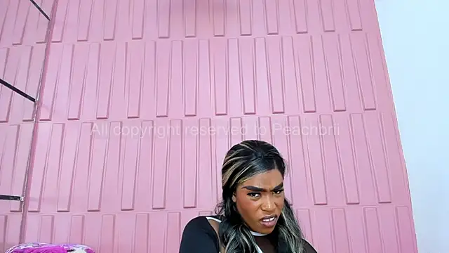 Briana Wells  online show from September 22, 2025, 1:35 pm