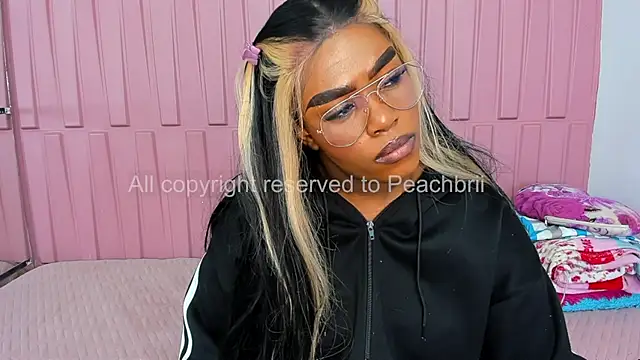 Briana Wells  online show from September 23, 2025, 1:58 pm