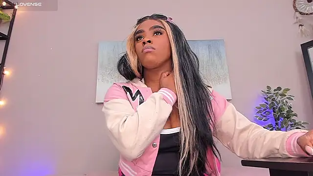 Briana Wells  online show from February 20, 2026, 1:33 pm