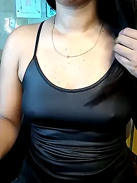 Snapshot of Leticia_goddes chatting on January 26, 2025, 9:29 pm Leticia goddes online show from January 26, 2025, 9:29 pm