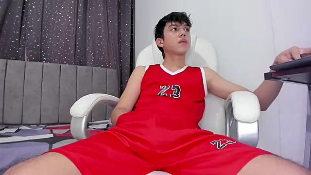 The skinnyguys online show from December 19, 2024, 9:17 pm