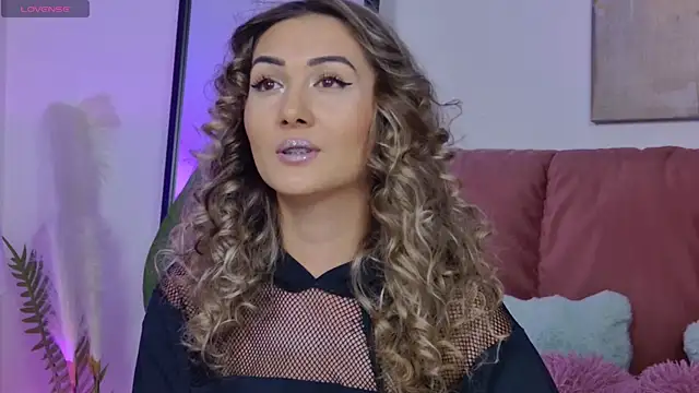 NicolLopeze online show from November 7, 2025, 9:09 am