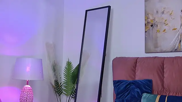 NicolLopeze online show from March 3, 2026, 7:25 am