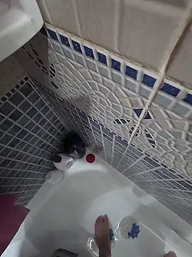 ANGELITOPECADOR online show from December 18, 2025, 7:42 pm